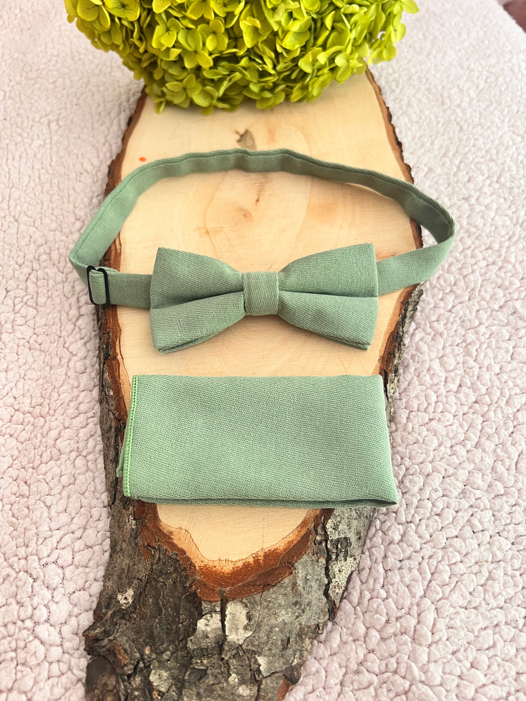 Pack Nœud Papillon Vert Sauge et Pochette Assortie – Collection Alba