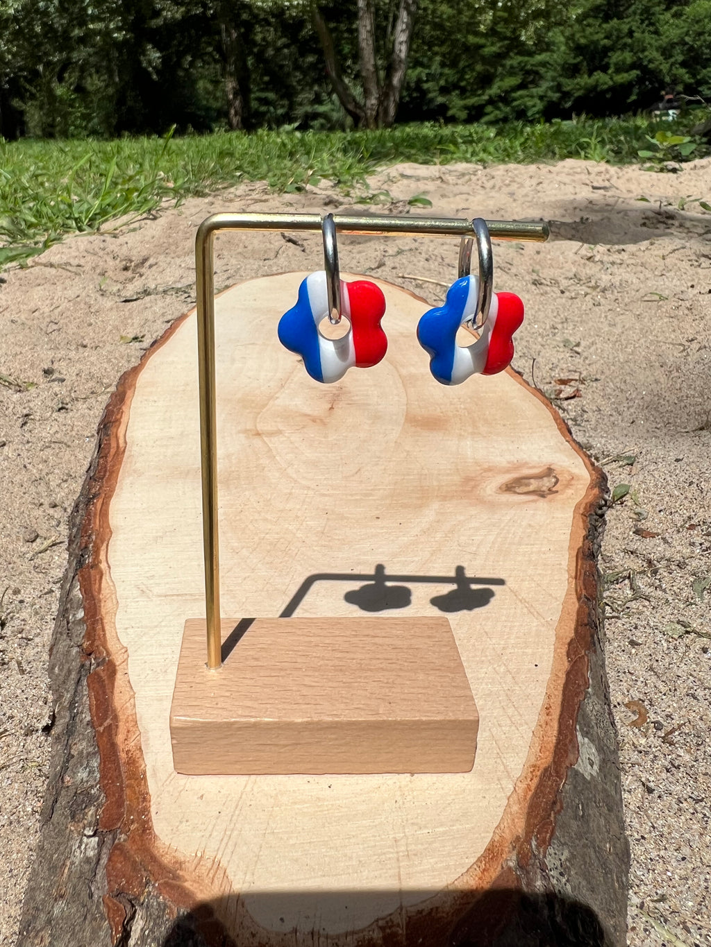 Créoles Tricolore – Boucles d’oreilles artisanales en pâte polymère | Bleu, blanc & rouge