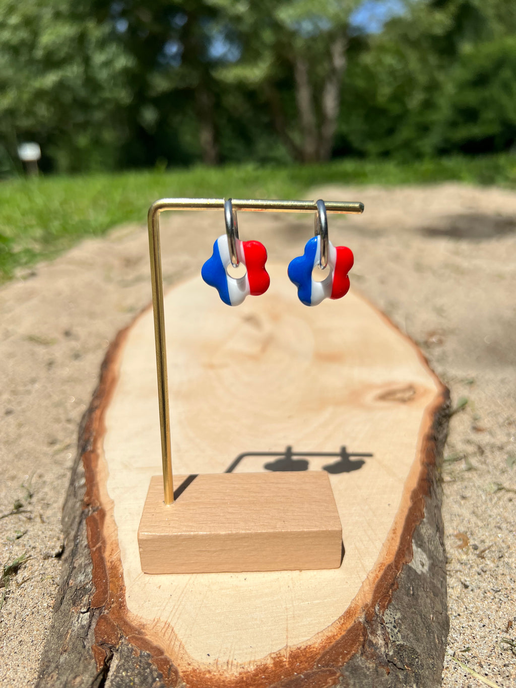 Créoles Tricolore – Boucles d’oreilles artisanales en pâte polymère | Bleu, blanc & rouge