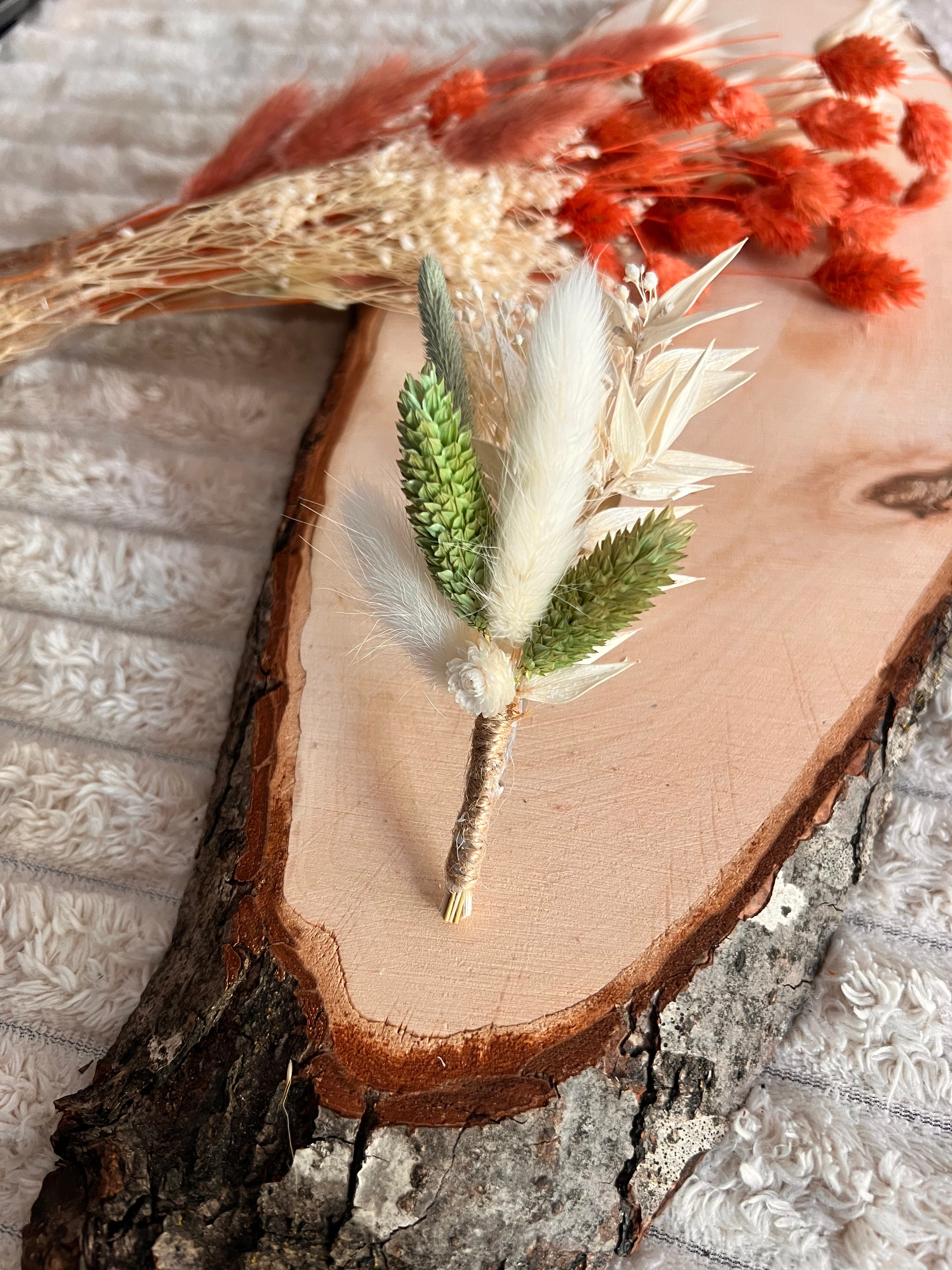 Boutonnière Homme en Fleurs Séchées | Vert Sauge | Mariage & Cérémonie