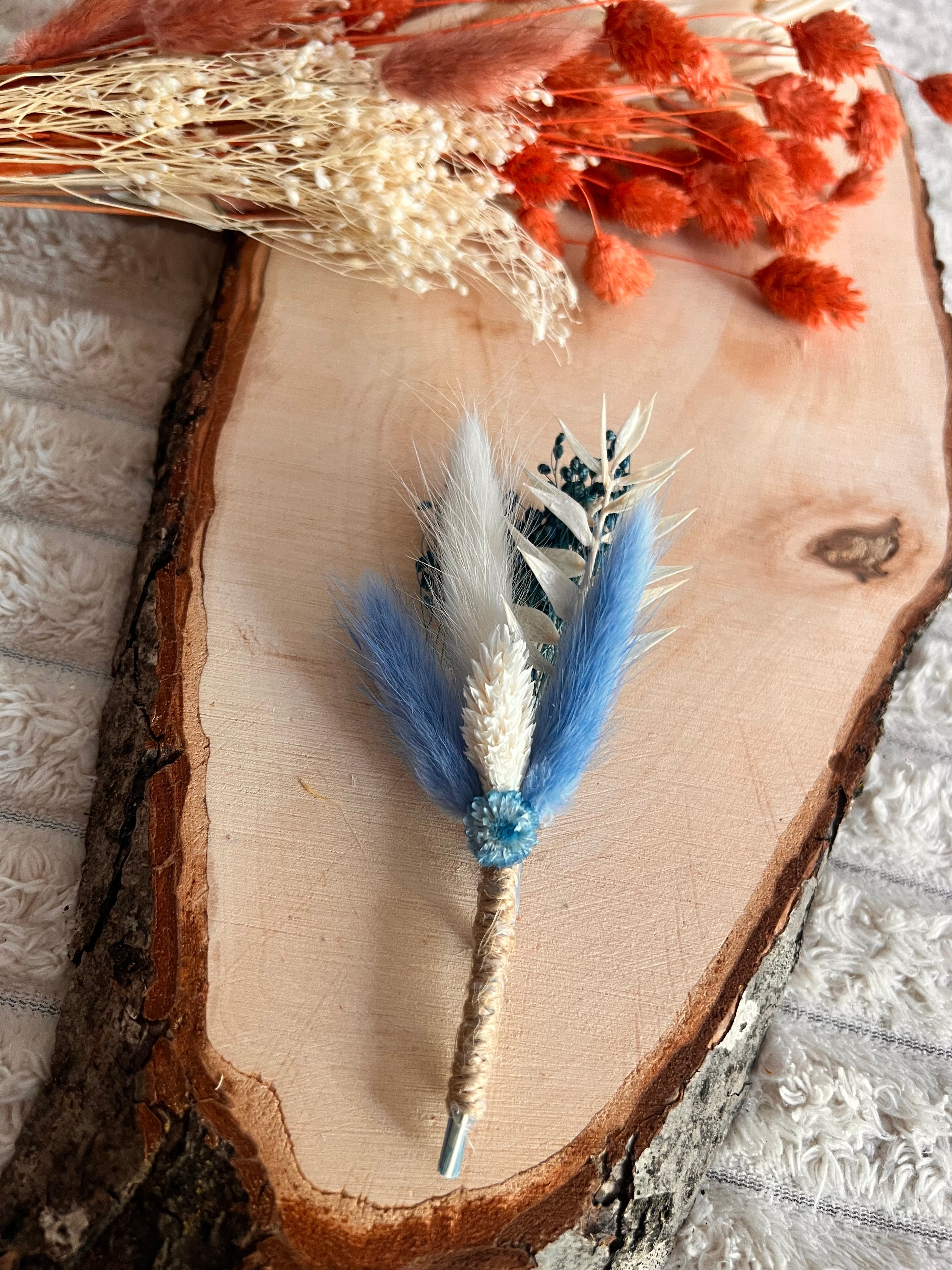 Boutonnière Homme en Fleurs Séchées | Bleu et Blanc | Mariage & Cérémonie