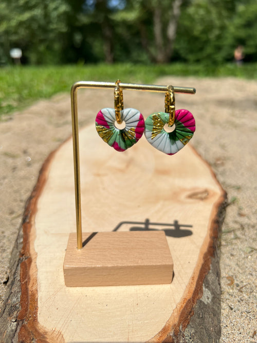 Créoles Cœur de Printemps – Boucles d’oreilles artisanales en pâte polymère | Rose, vert, blanc & doré