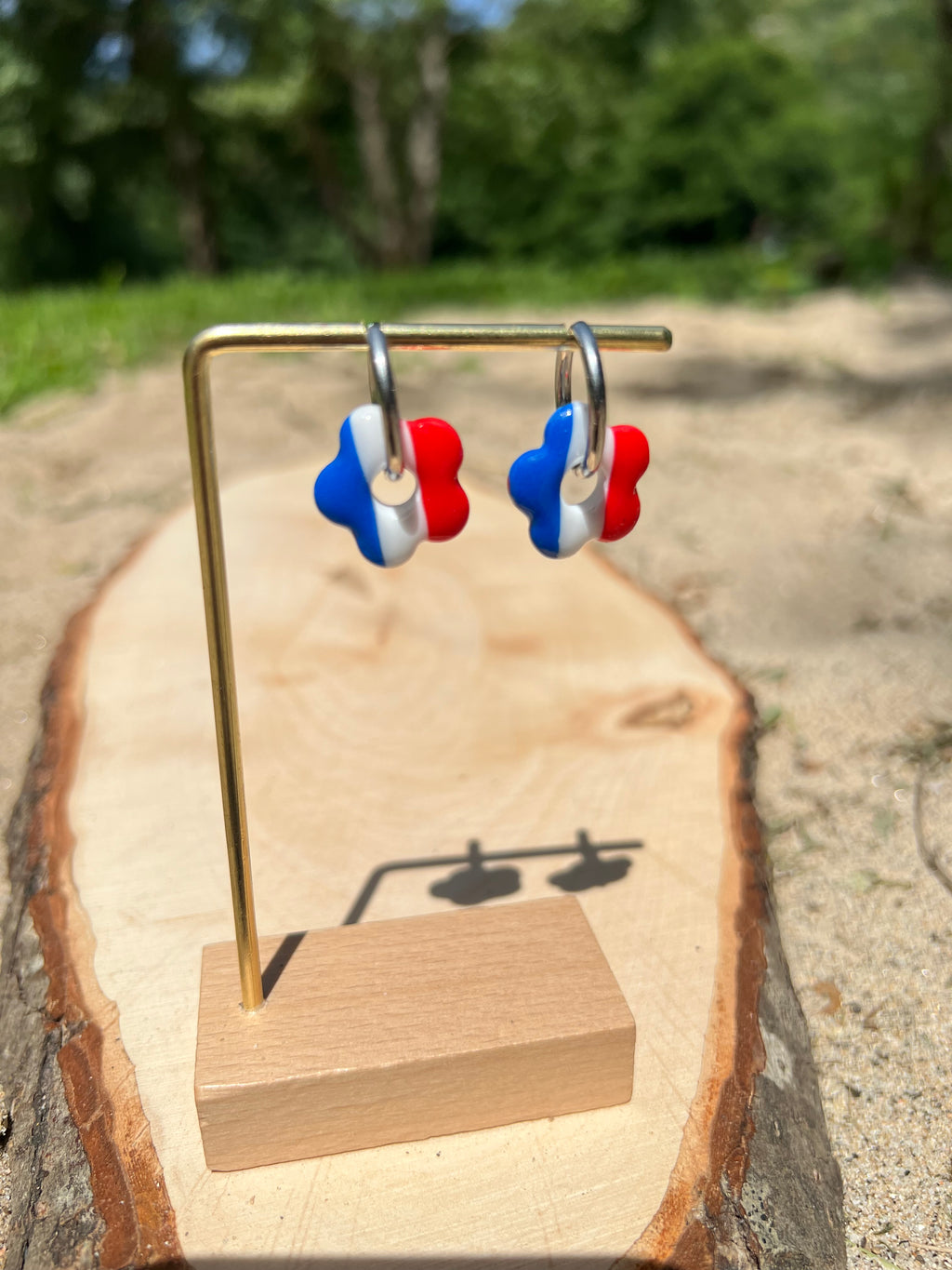 Créoles Tricolore – Boucles d’oreilles artisanales en pâte polymère | Bleu, blanc & rouge